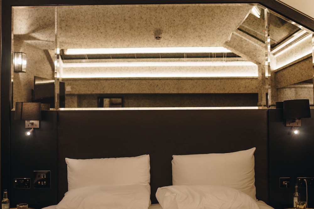 Camden Enterprise Hotel 10/50