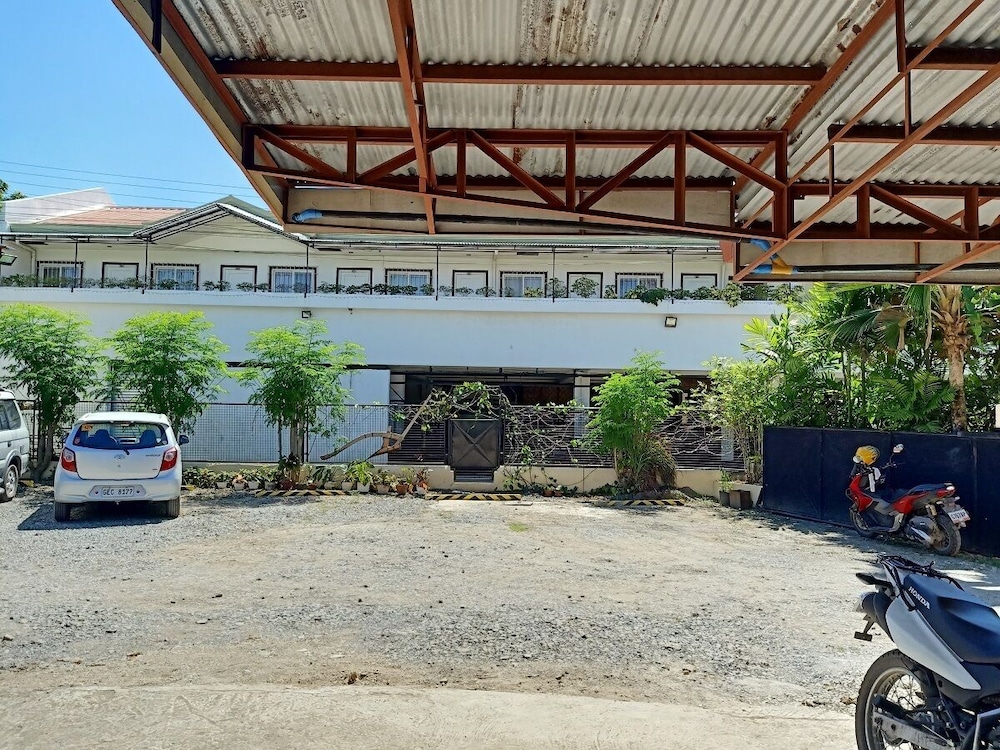 MB s Garden Inn 44/54
