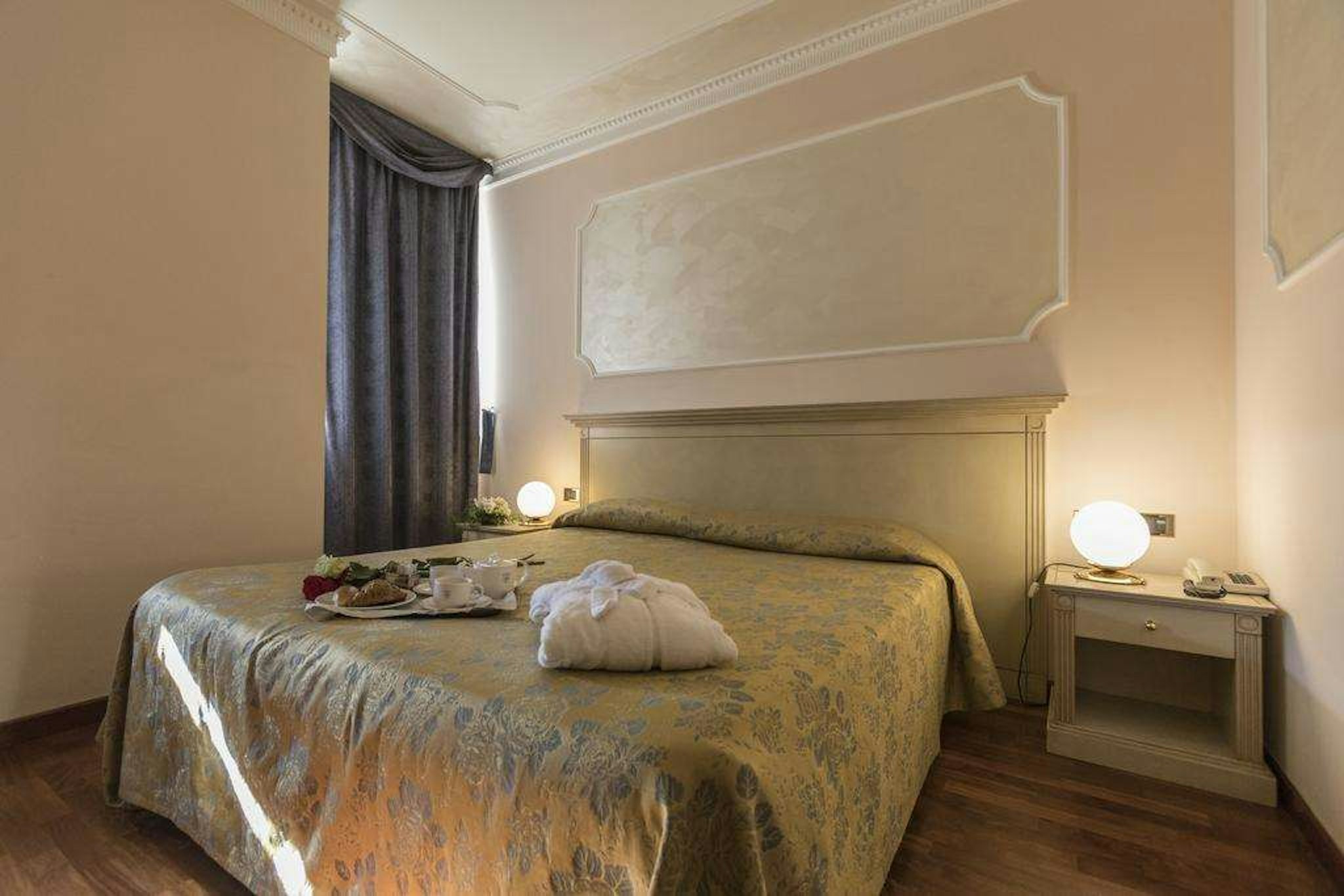 Villa Medici 8/30