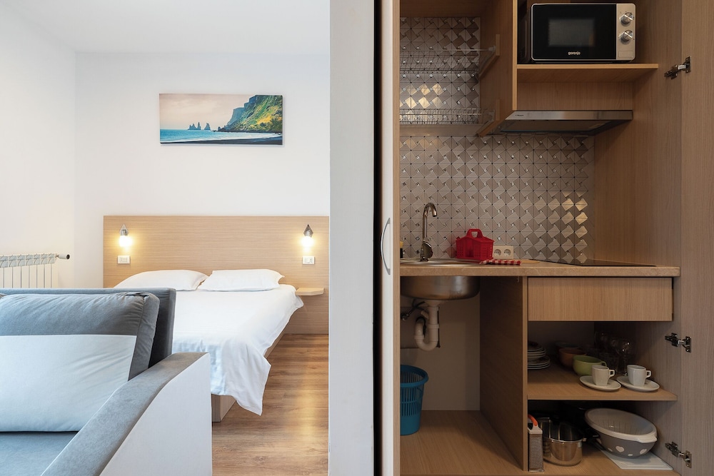 JUNIOR SUITE, STUDIO