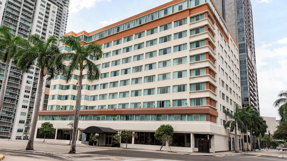 Holiday Inn Port of Miami Downtown Hotel 65/73
