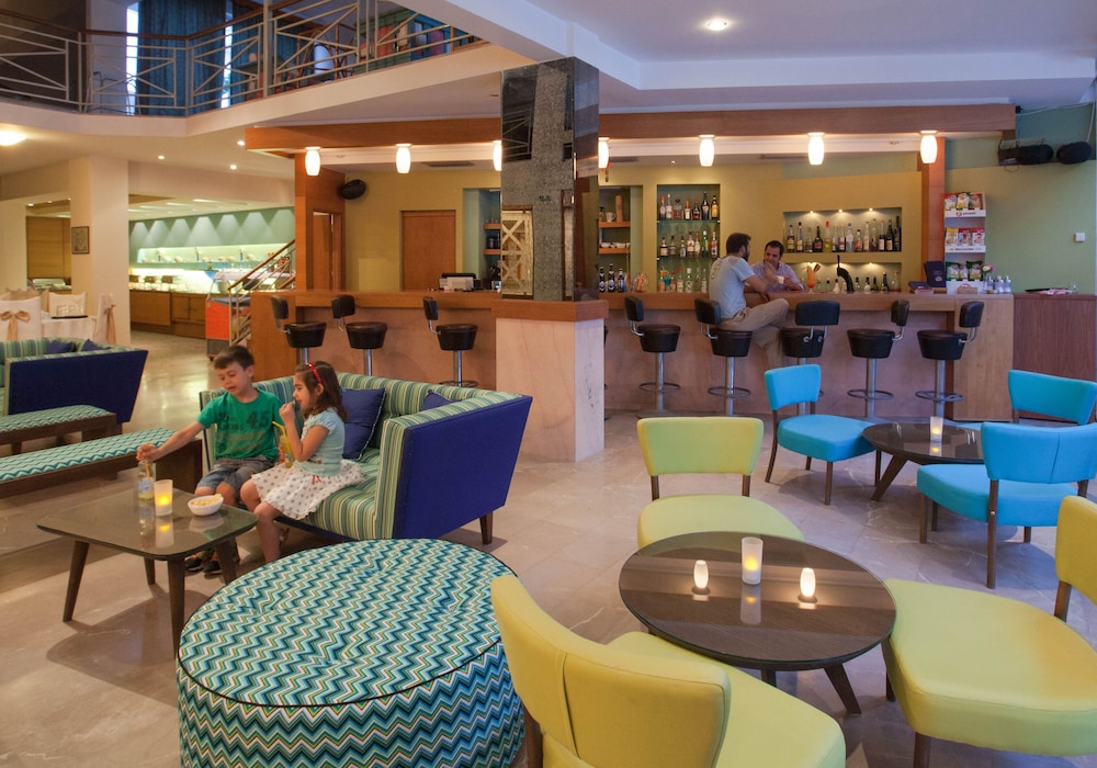 Dolphin Hotel 42/56