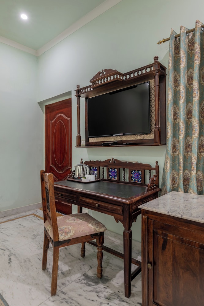 Rajasthan Palace Hotel 40/50