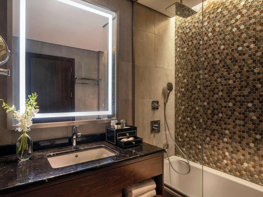 RESIDENCE, STUDIO