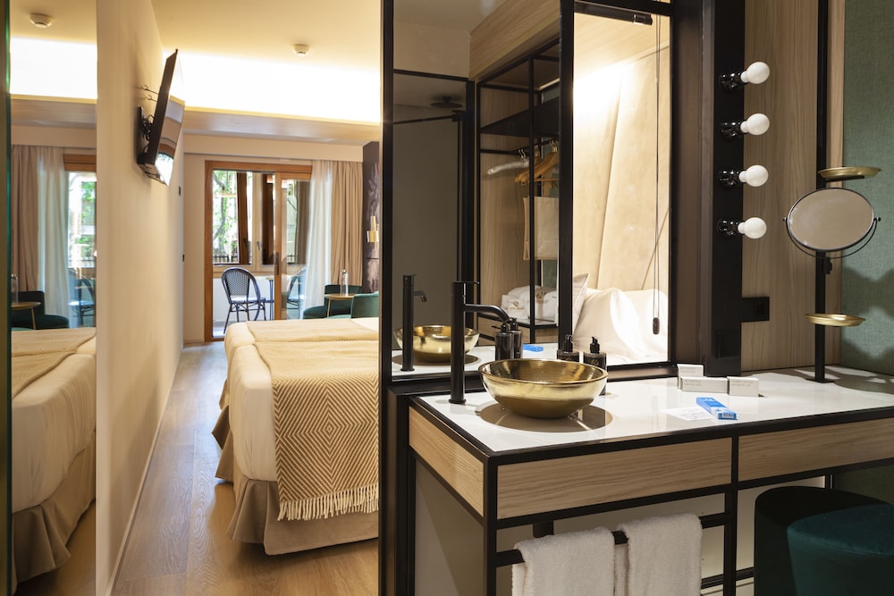 Nivia Born Boutique Hotel 30/36