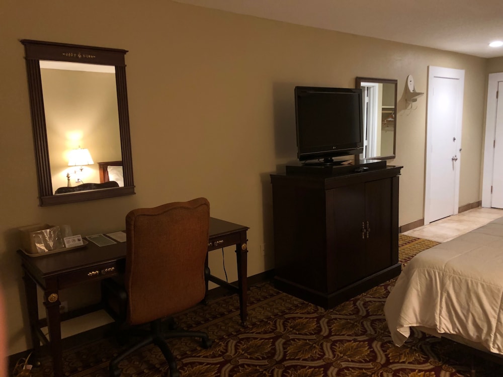 New Bedford Inn Suites 57/69