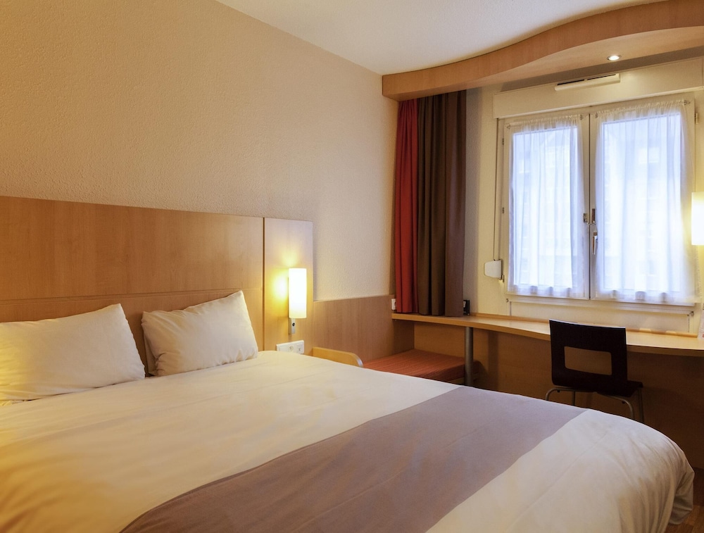Ibis Hotel Alencon 5/45