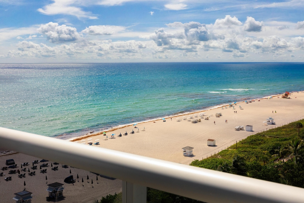 Andaz Miami a Concept by Hyatt 69/71