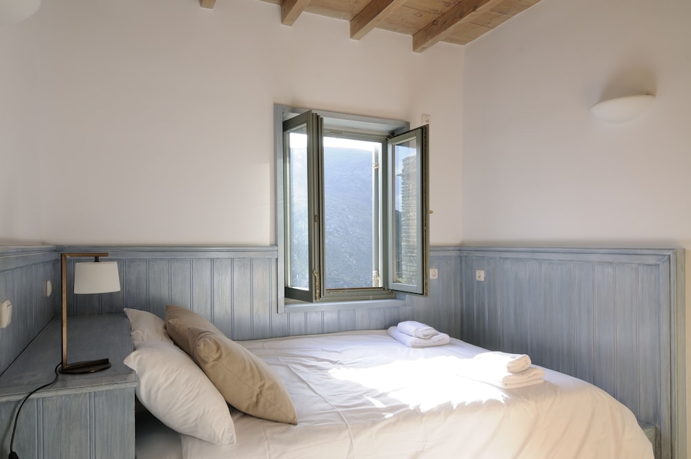 AEGEA BLUE CYCLADITIC RESORT(FOMERLY AEGEA BLUE VILLAS AND SUITES) 22/72