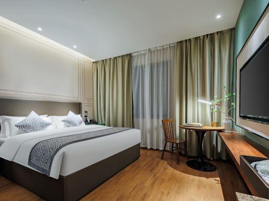 FEATURE, DOUBLE BED
