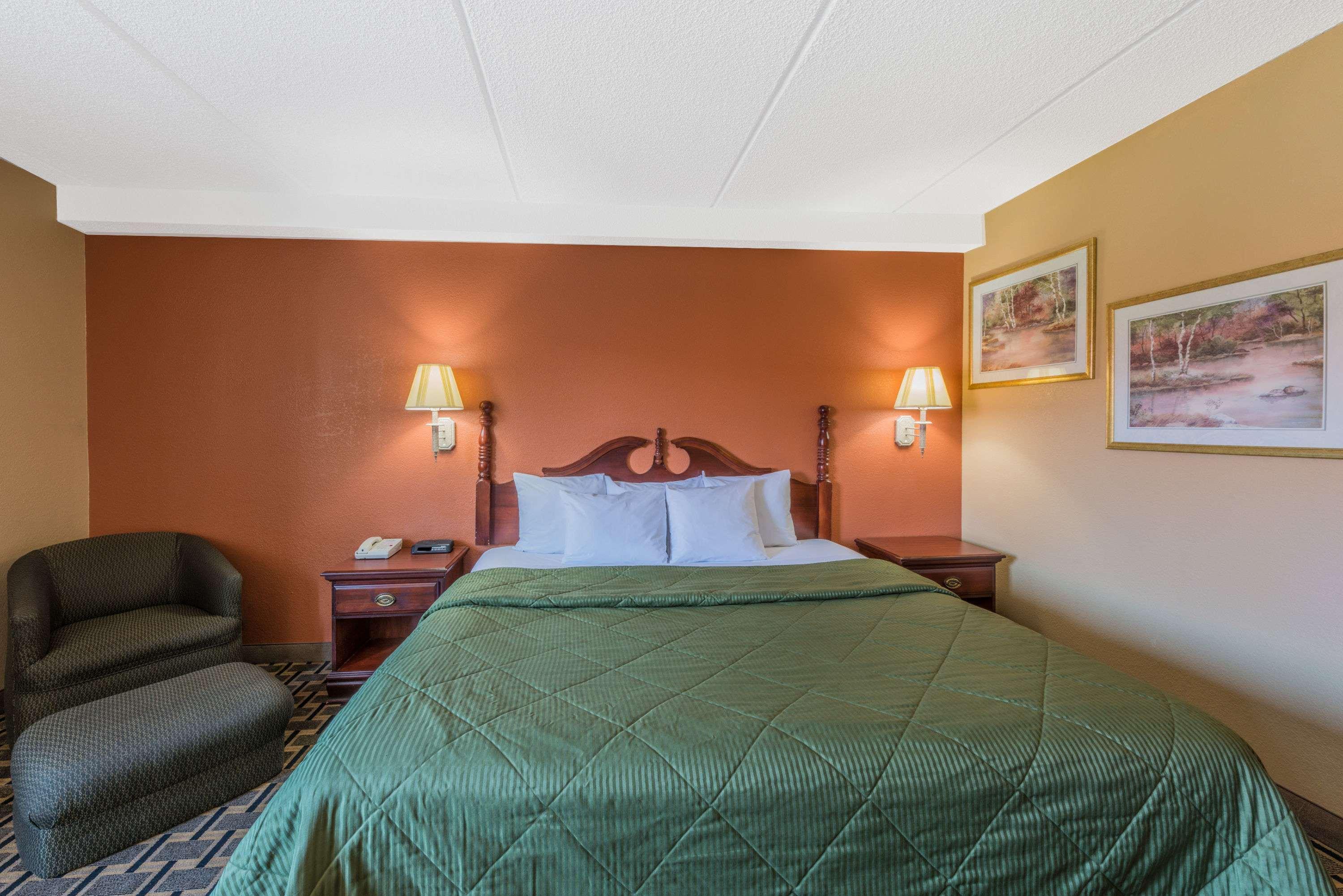 Quality Inn & Suites Louisville East image