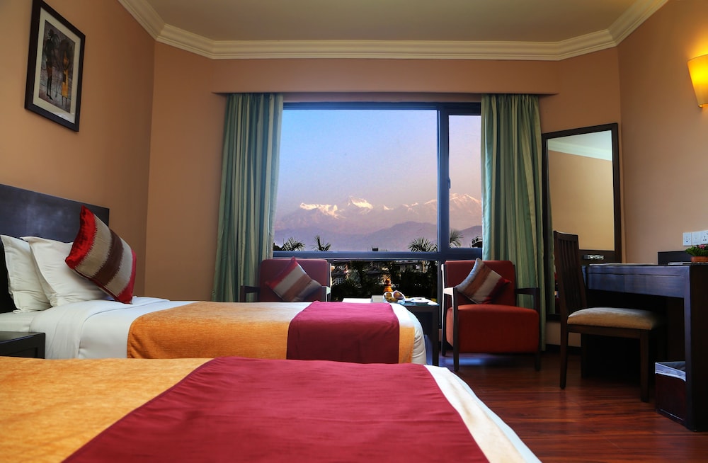 Pokhara Grande 57/80
