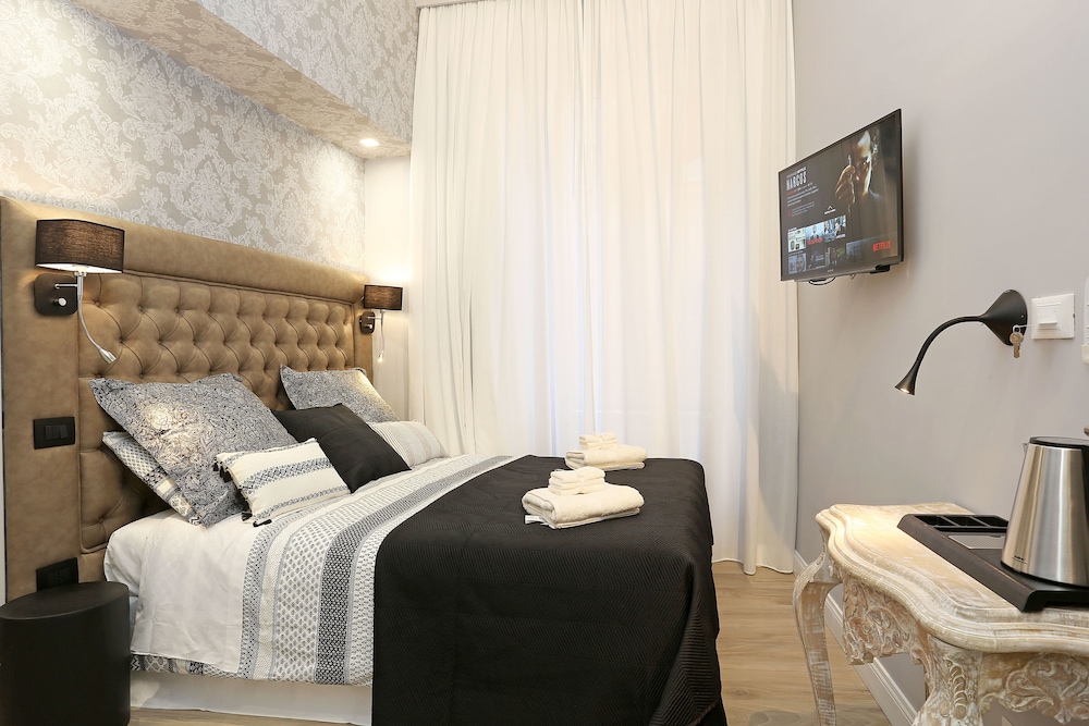 1 BEDROOM, DELUXE, TWIN BEDS
