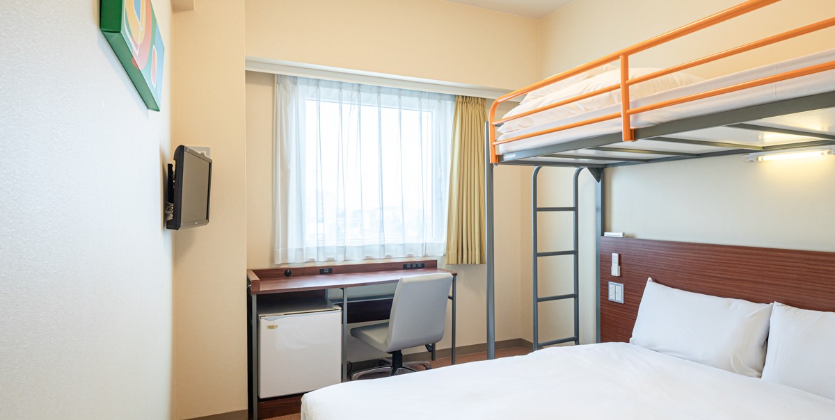 Room, Loft Bed