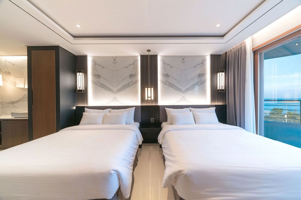 Dignity Hotel 22/70