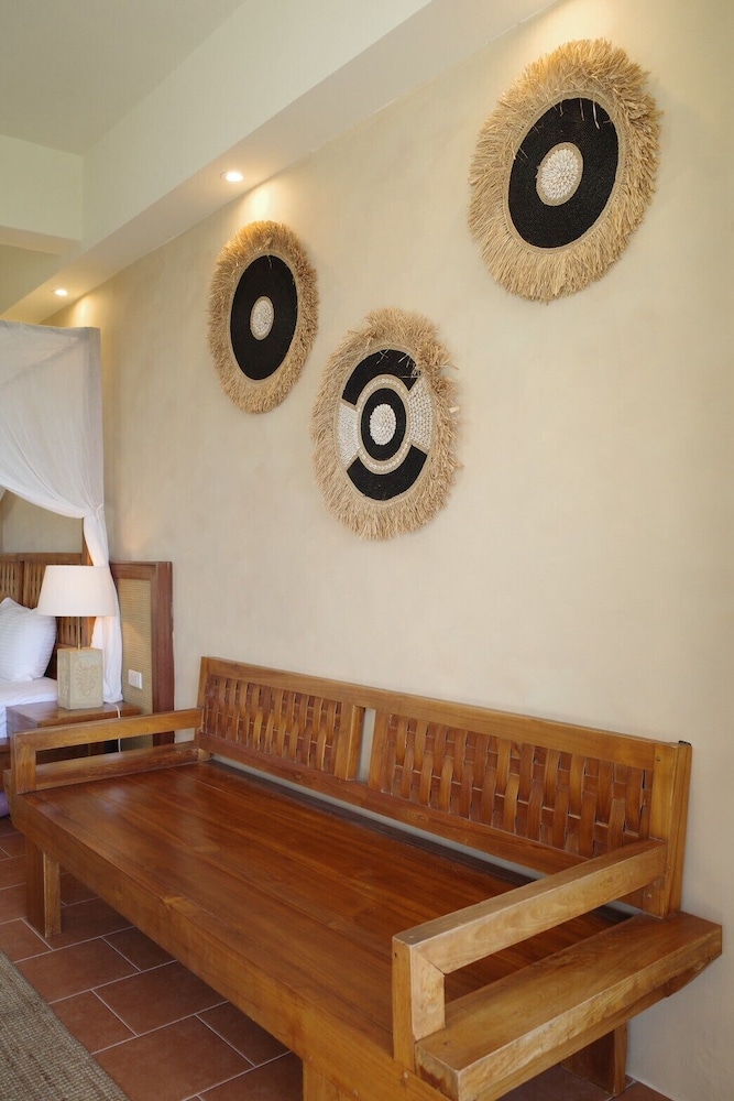 Red Garden Resort 6/70