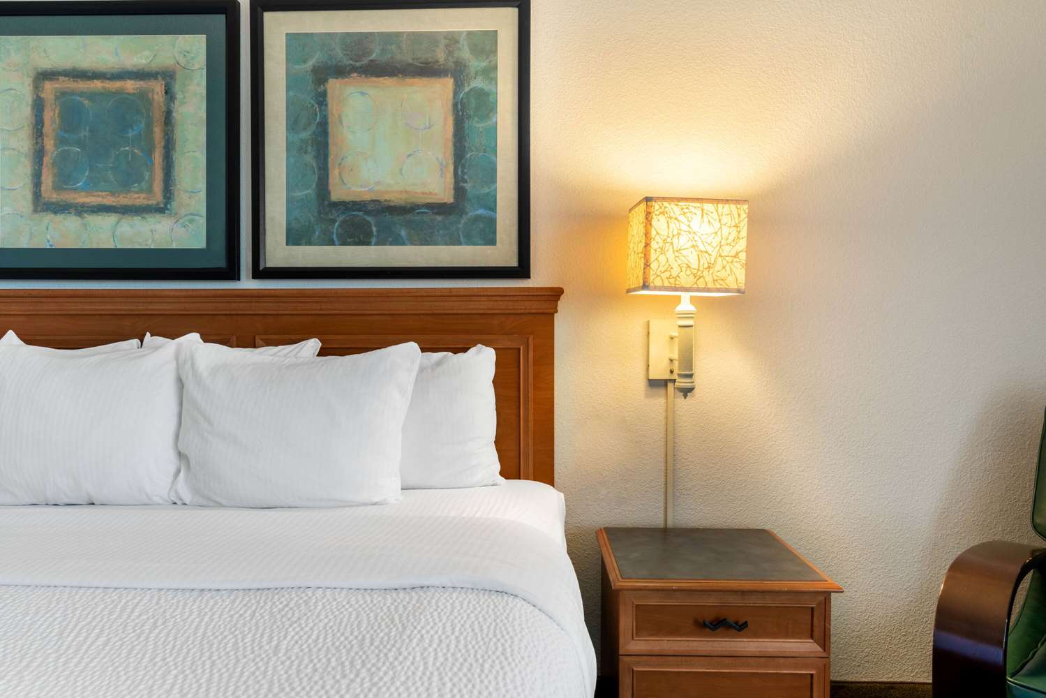 La Quinta Inn & Suites by Wyndham Phoenix West Peoria 10/24