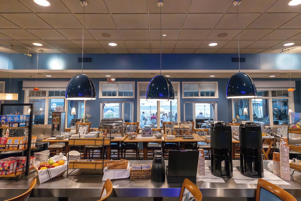 Bay Pointe Inn 36/50
