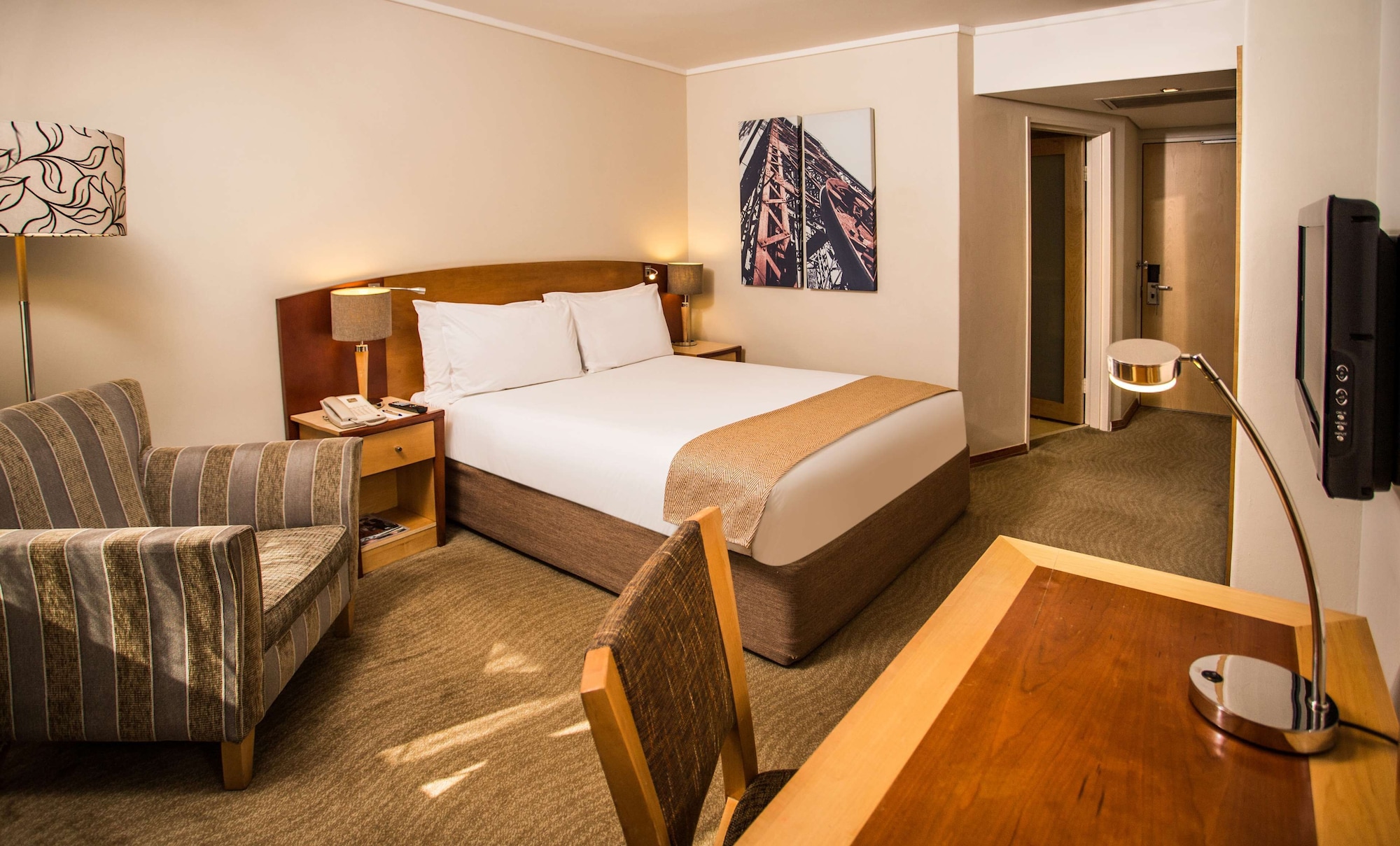 STANDARD, 2 DOUBLE BEDS