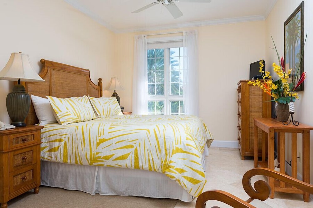 1 BEDROOM, VILLA, OCEAN FRONT