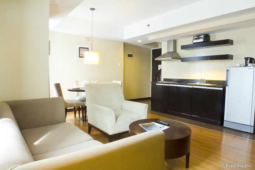Lancaster Hotel Manila 7/45