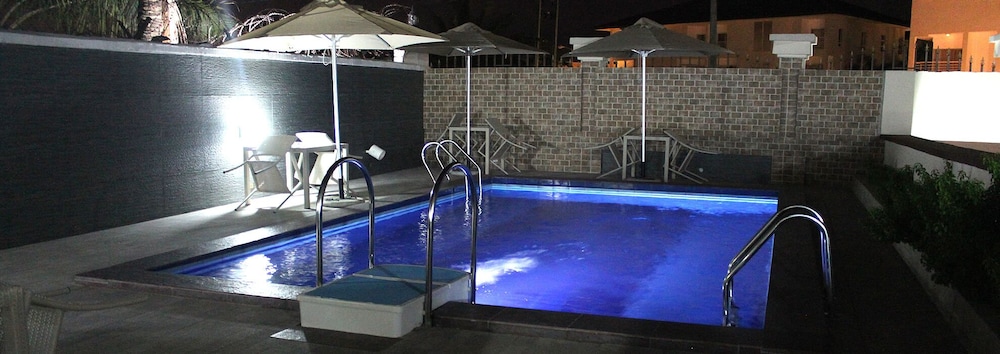 Ellyxville Hotels 23/39