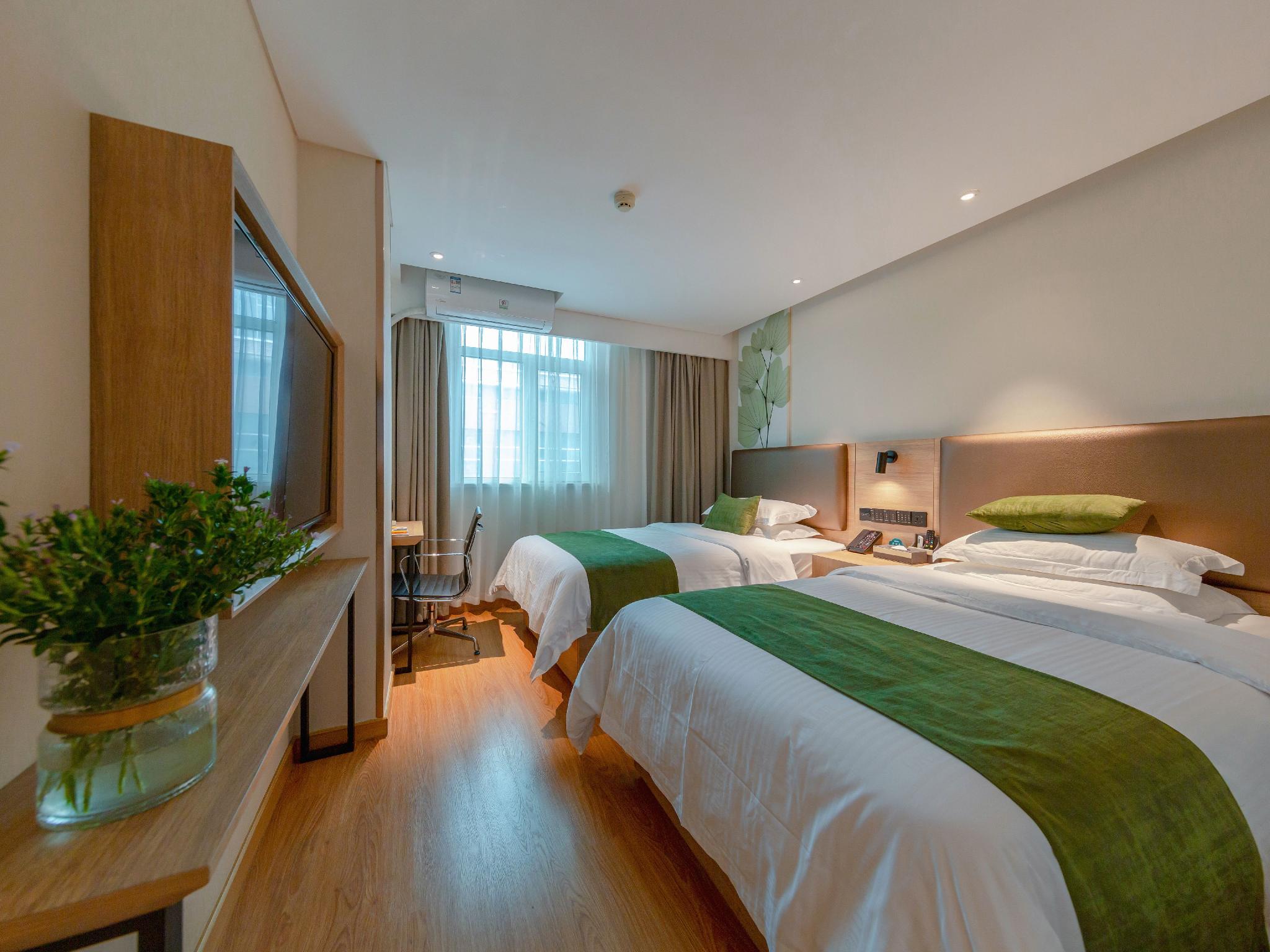 ROOM, TWIN BEDS