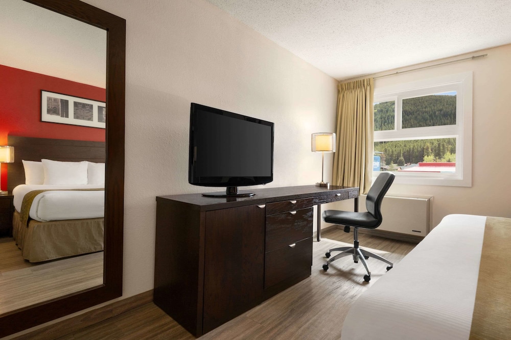 Travelodge By Wyndham Blairmore 22/24
