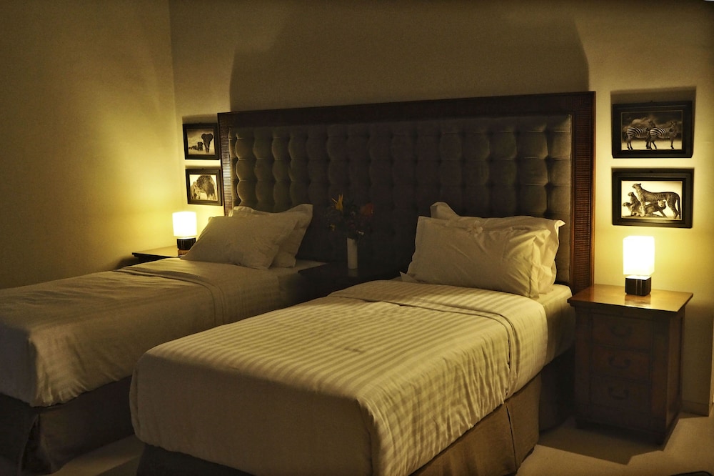 The Gecho Inn Country 9/50