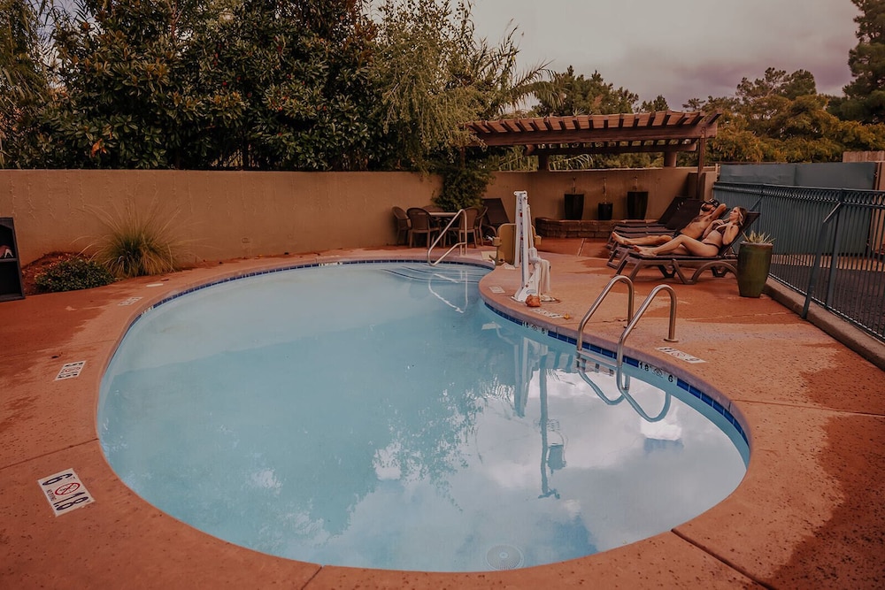 Southwest Inn at Sedona 50/72