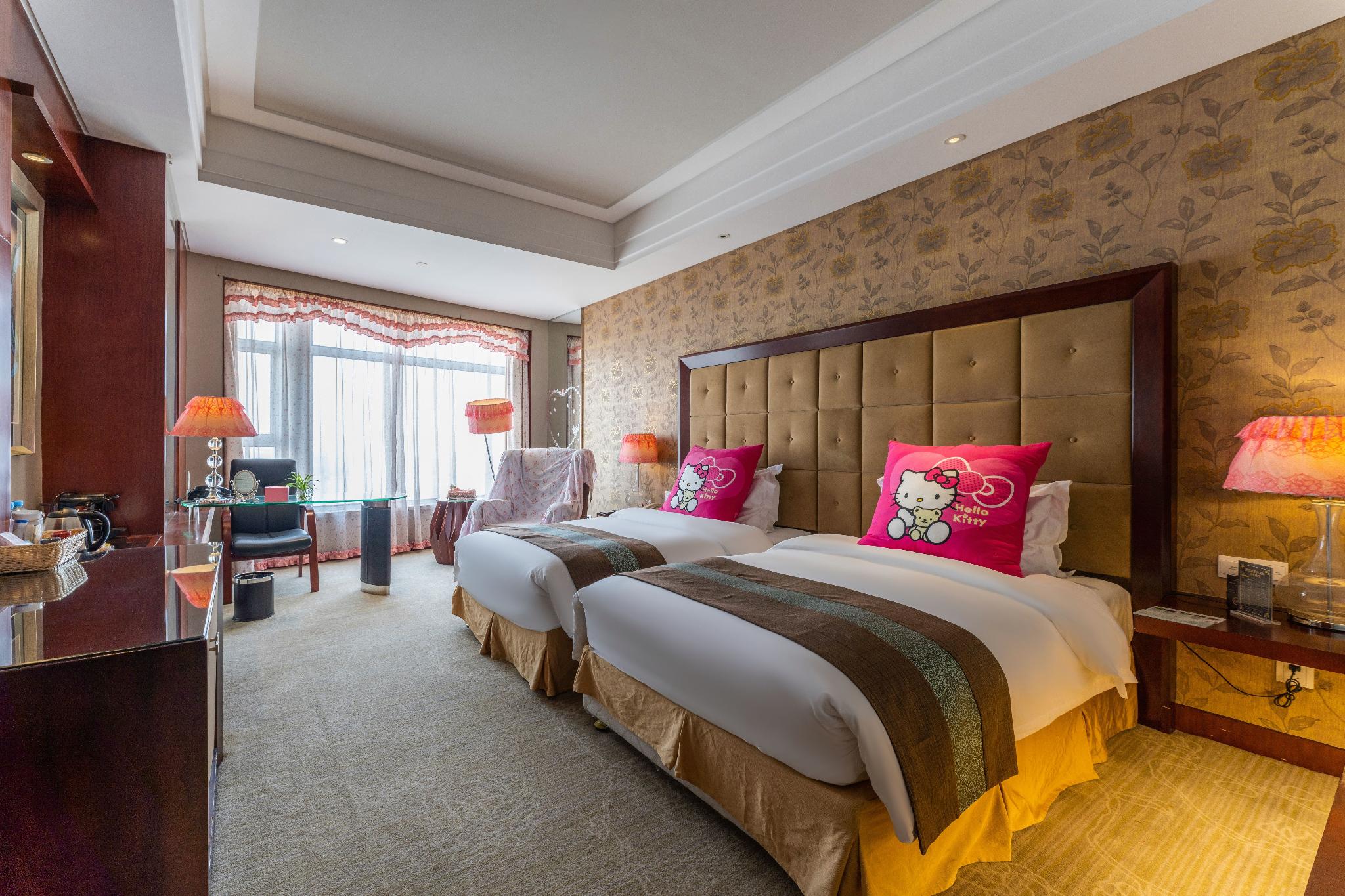 Xinhua Jianguo Hotel 11/48