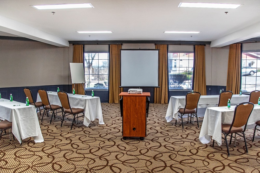 Stone Castle Hotel Conference Center 46/54