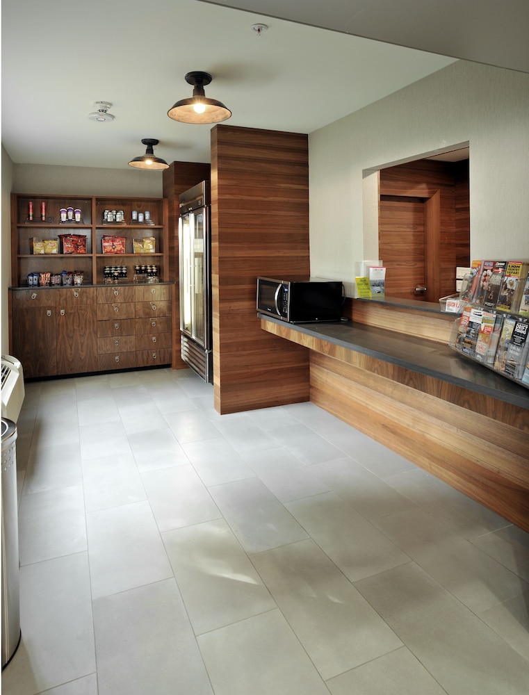 Lobby at Four Points By Sheraton Fort Lauderdale Airport - Dania Beach, DANIA BEACH - FL