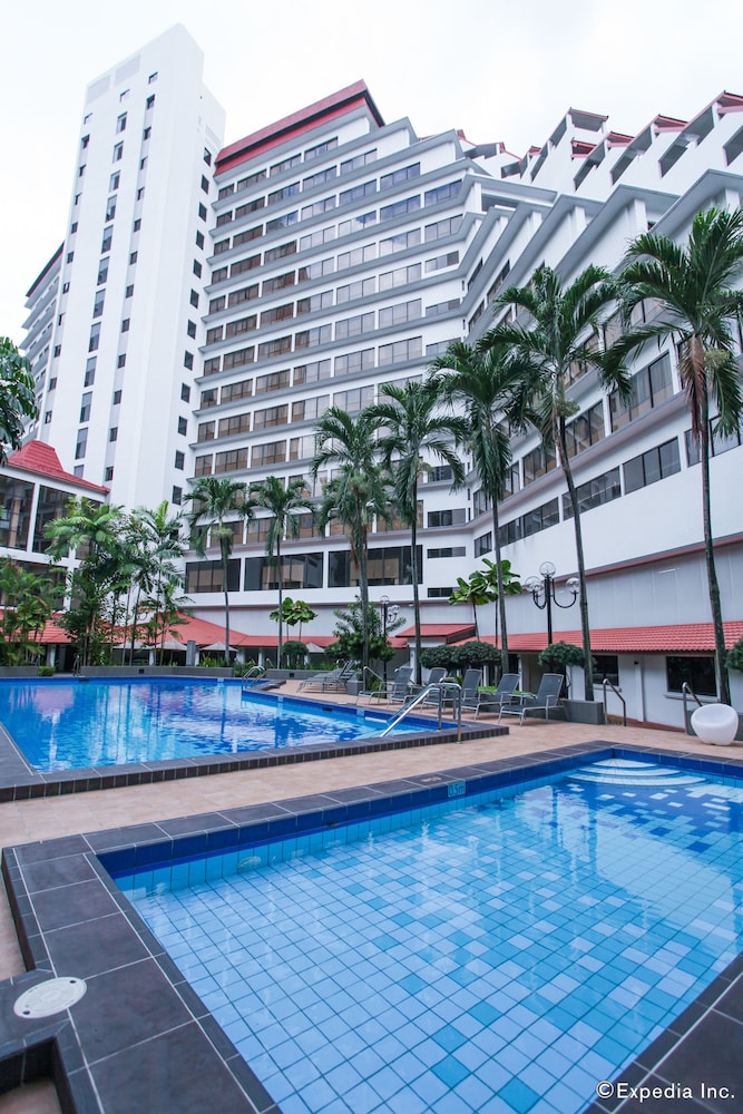 York Hotel Singapore 5/50
