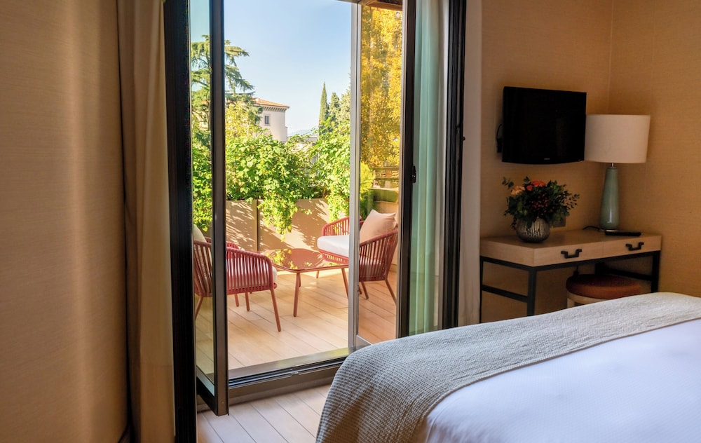 DELUXE, DOUBLE BED, TERRACE