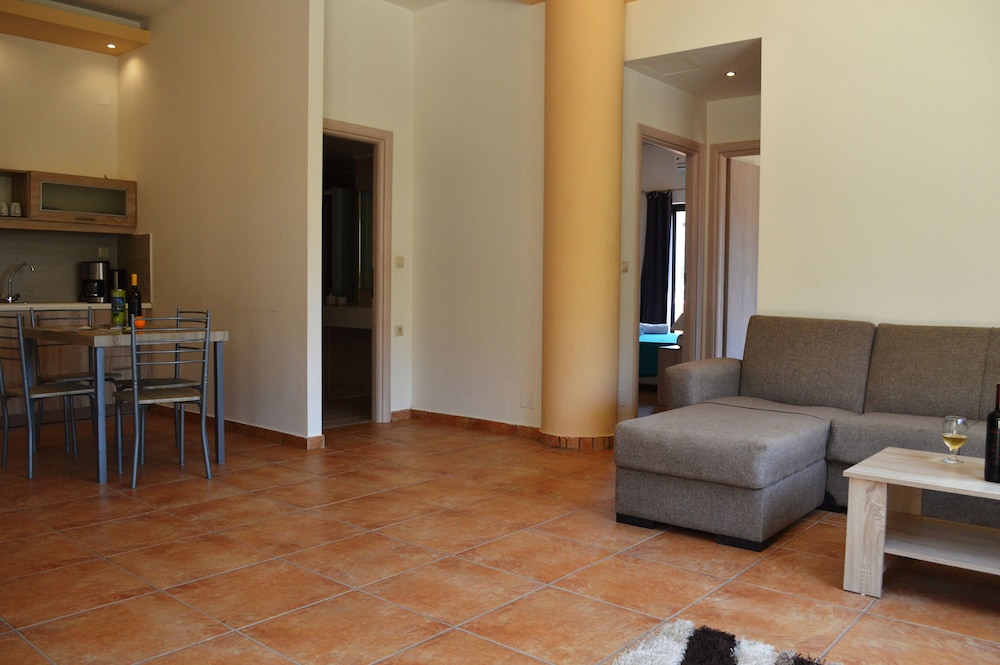 Matala Bay Apartments 32/64