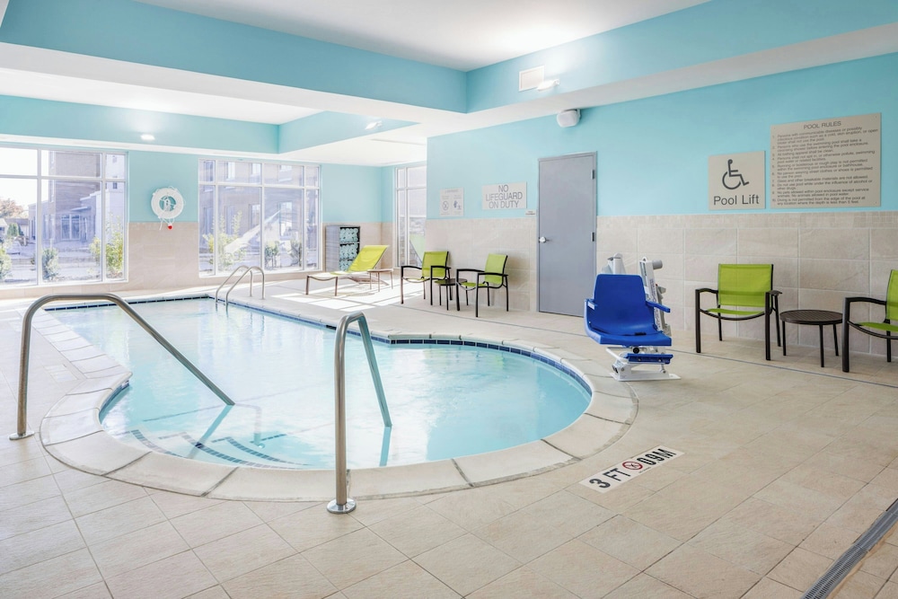 SpringHill Suites Detroit Sterling Heights 10/35