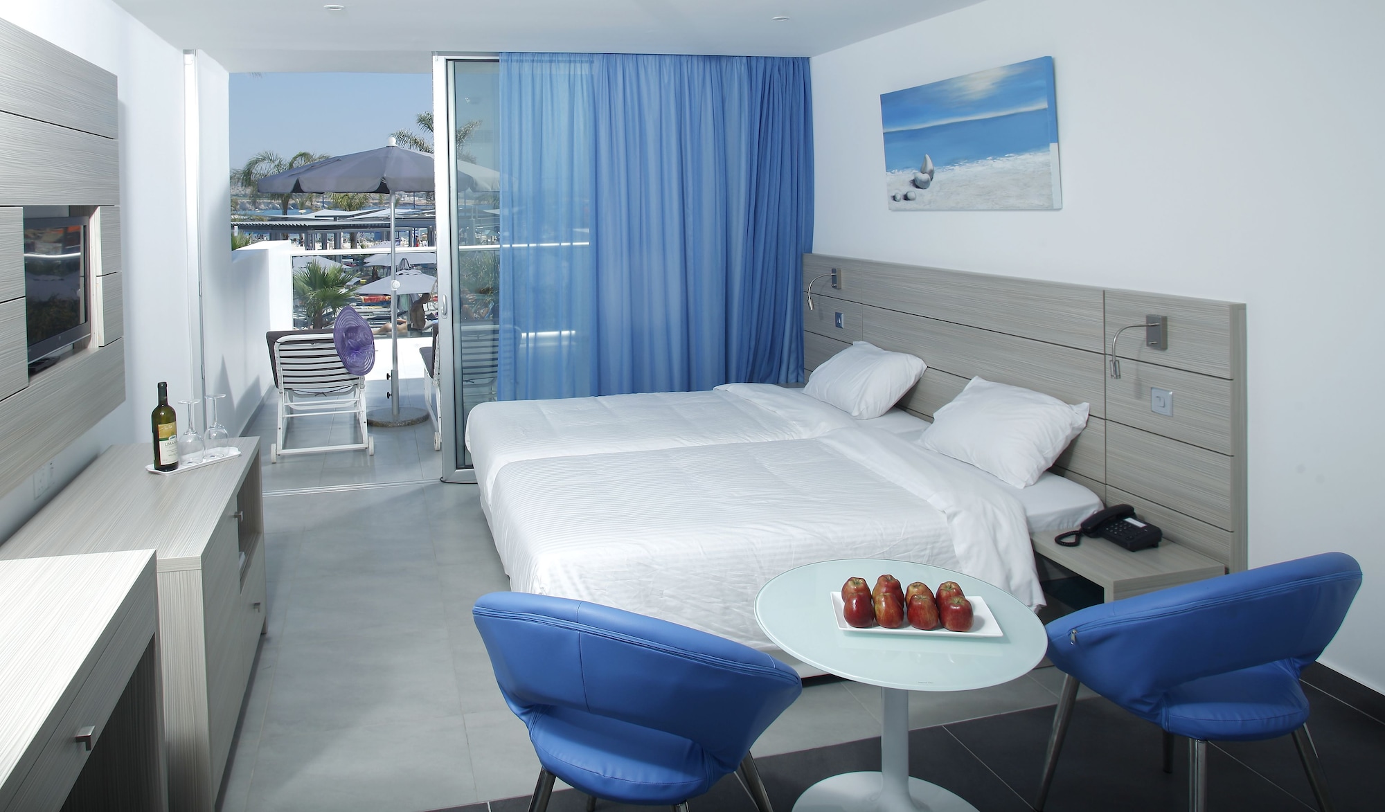 Junior Suite, Pool View