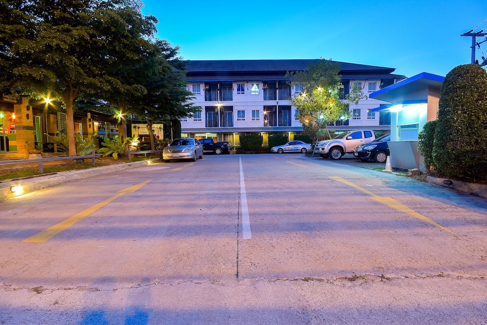 SEASON PALACE HUAHIN HOTEL 32/40