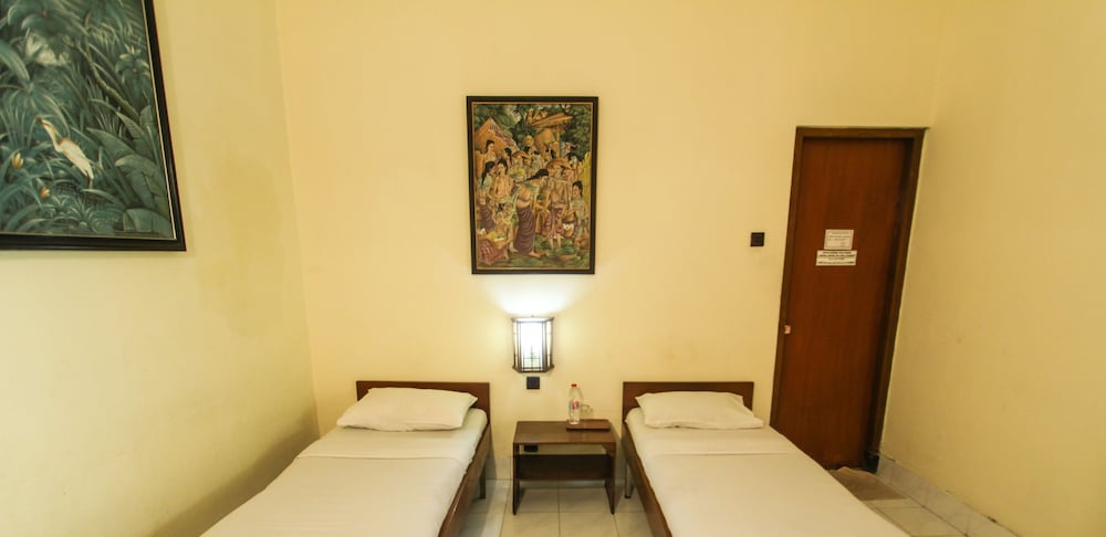 Duta Guest House 33/48