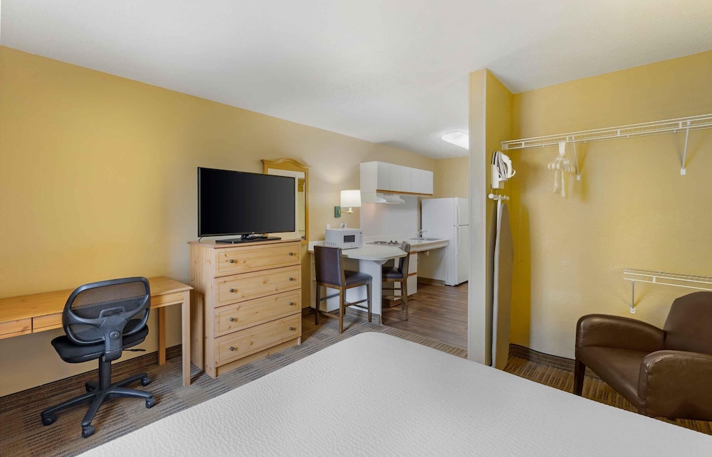Extended Stay America Suites Orange County Cypress 51/62