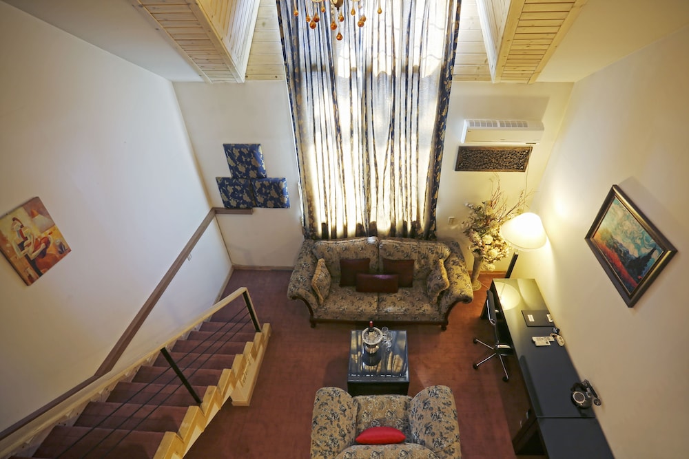 Metro Tourist Hotel 23/31