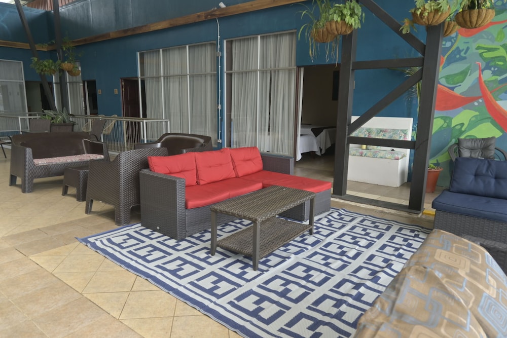 HOTEL LAS COLINAS 53/77