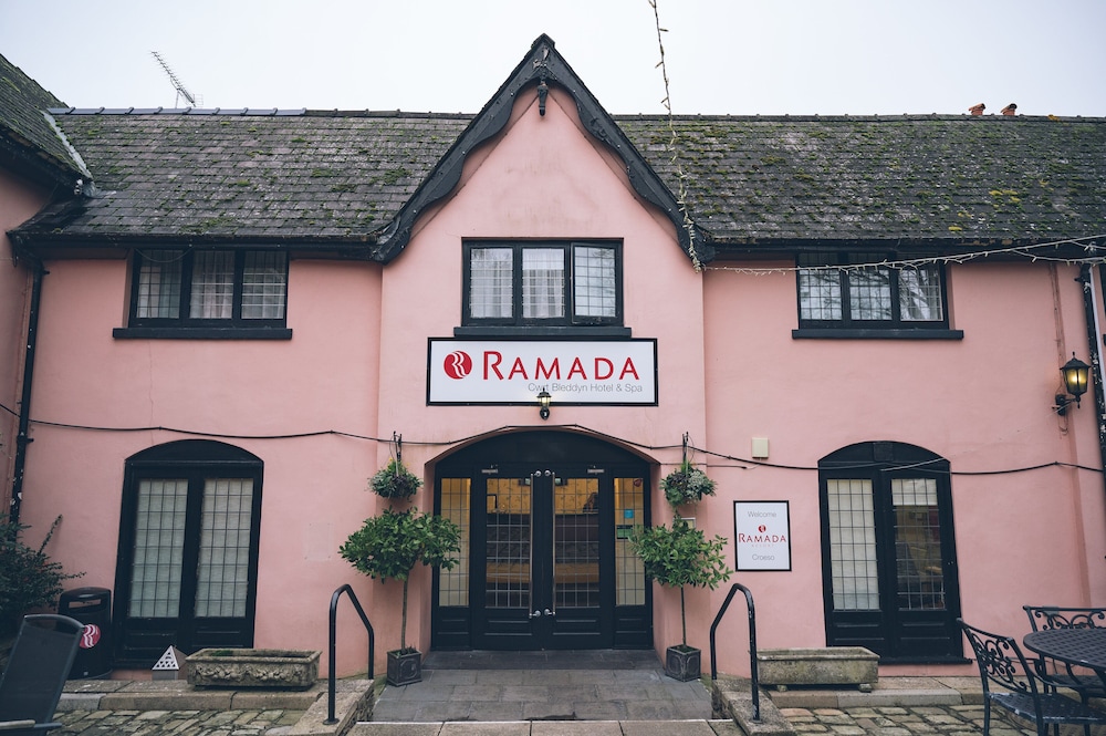 Cwrt Bleddyn Hotel & Spa 1/42