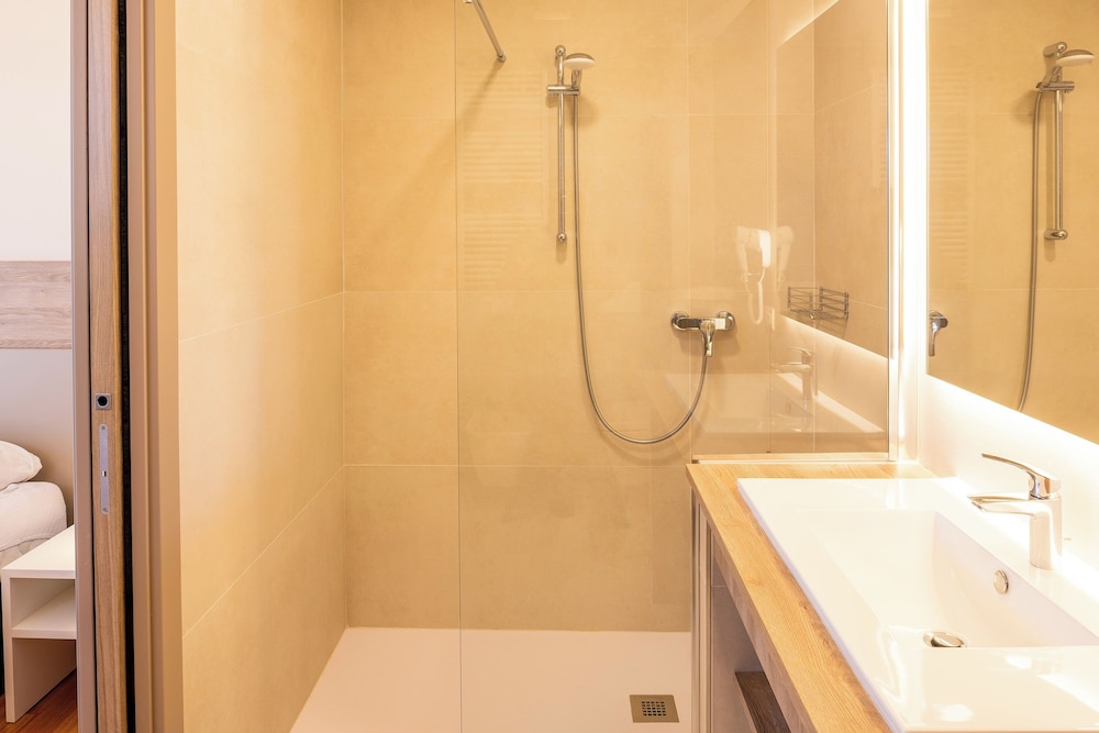Sport Hotel Olimpo 63/65