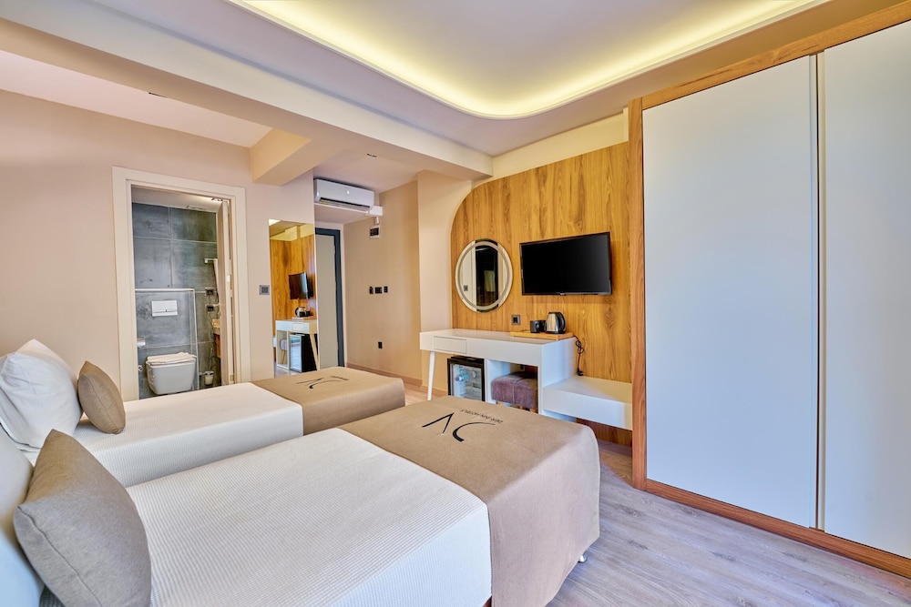 Der Inn Hotel Lara 41/58