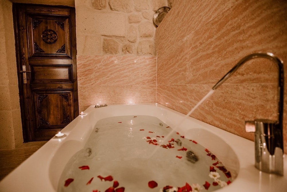 Ortahisar Cave Hotel 24/50