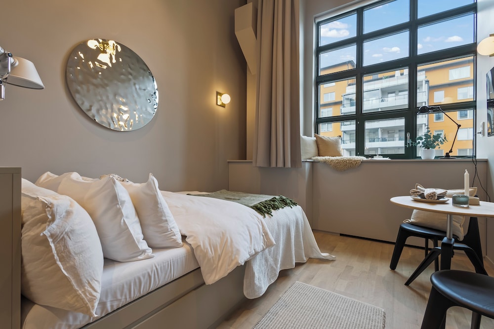 City, Studio, Bunk Bed