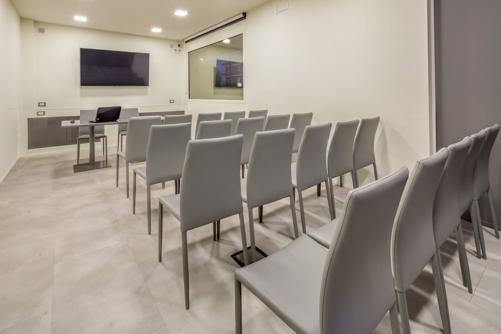 La Villa, Sure Hotel Collection by Best Western 56/76