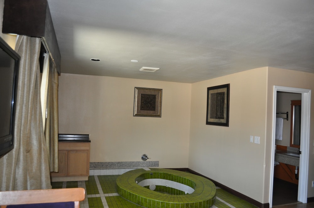 Rocky Inn Motel 18/44